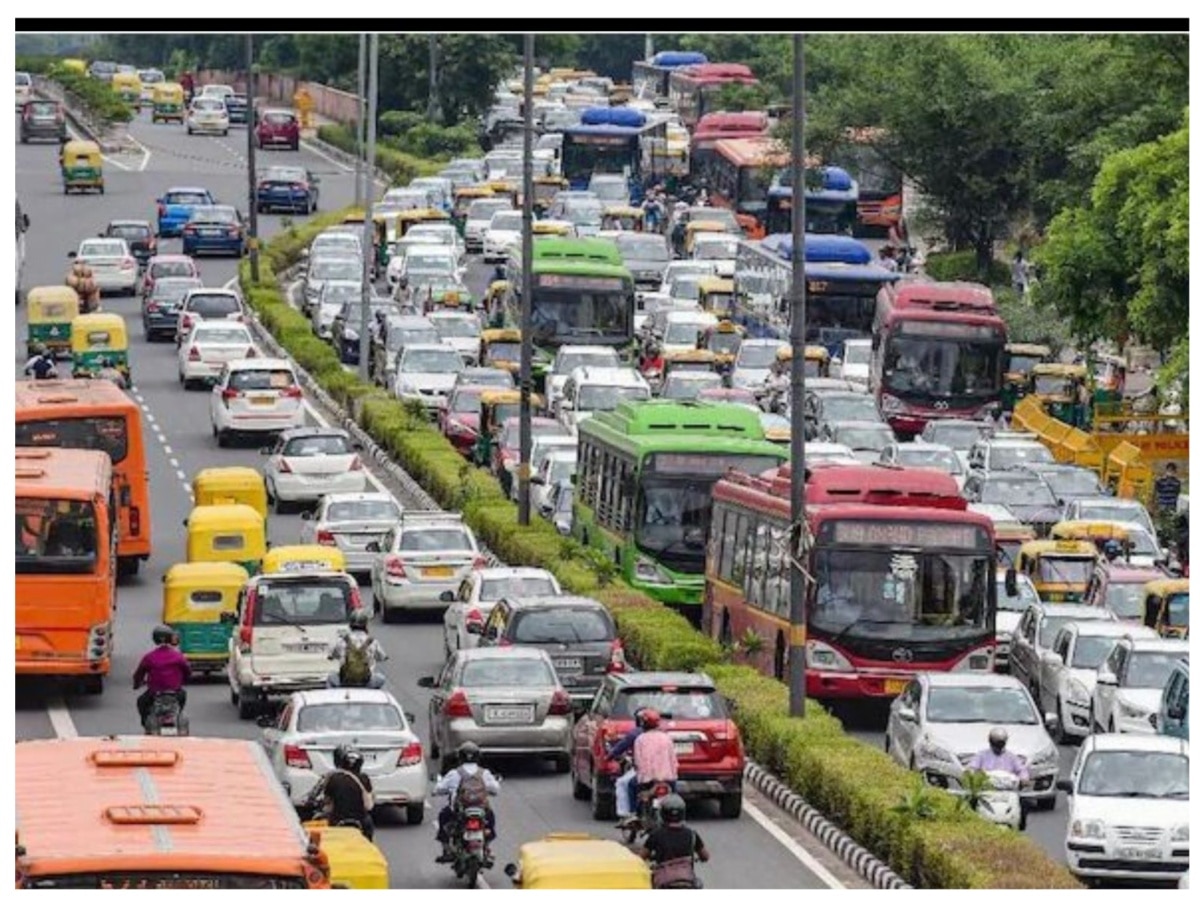 छठ पूजा के दिन Delhi-Noida के इन रास्तों पर आने-जाने से करें परहेज; ट्रैफिक पुलिस ने जारी की एडवाइजरी 