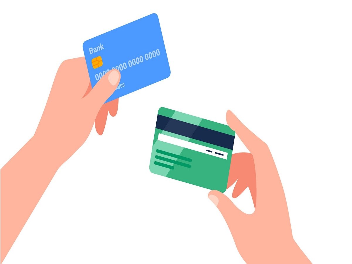 Debit Card Holders: डेबिट कार्ड रिप्लेसमेंट कैसे करें? जानें- HDFC, SBI और PNB की फीस