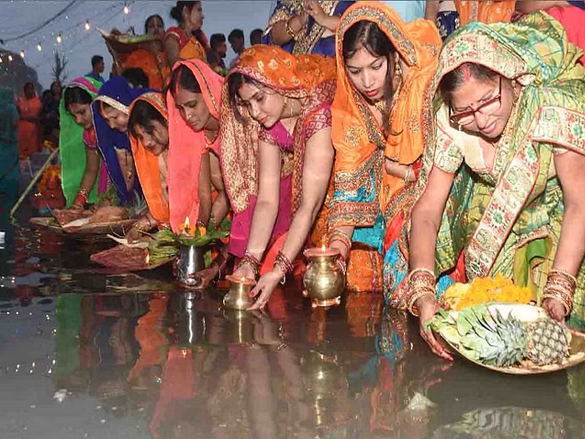 छठ पूजा का तीसरा दिन, जानें आपके शहर में क्‍या है सूर्य को अर्घ्‍य देने का समय?