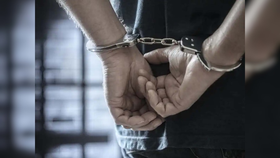 पांच पुलिस वालों ने चुराई लाखों की शराब? पुलिस वालों ने ही की बड़ी कार्रवाई