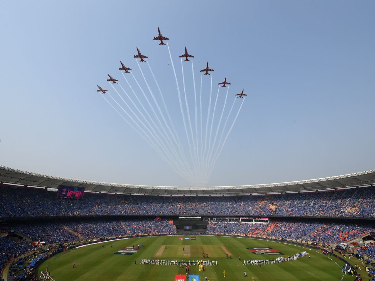 World Cup Final: मैच से पहले एयरफोर्स ने दिखाया जलवा,  देखें भारत का आसमानी करतब