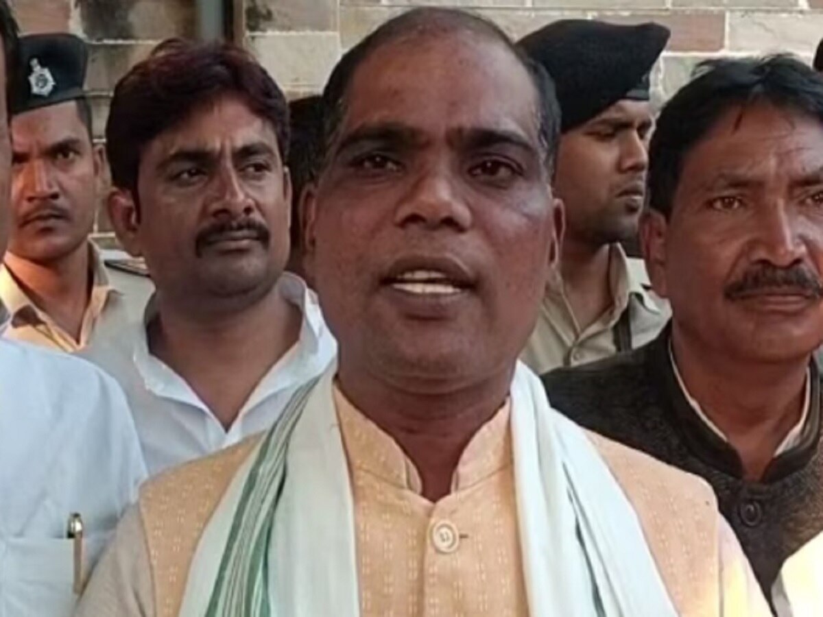 मंत्री सुरेंद्र राम
