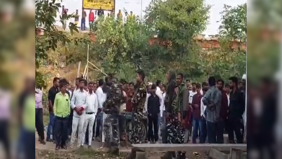 Lakhisarai News: Chhath Puja से लौट रहे परिवार पर फायरिंग, 2 लोगों की मौत