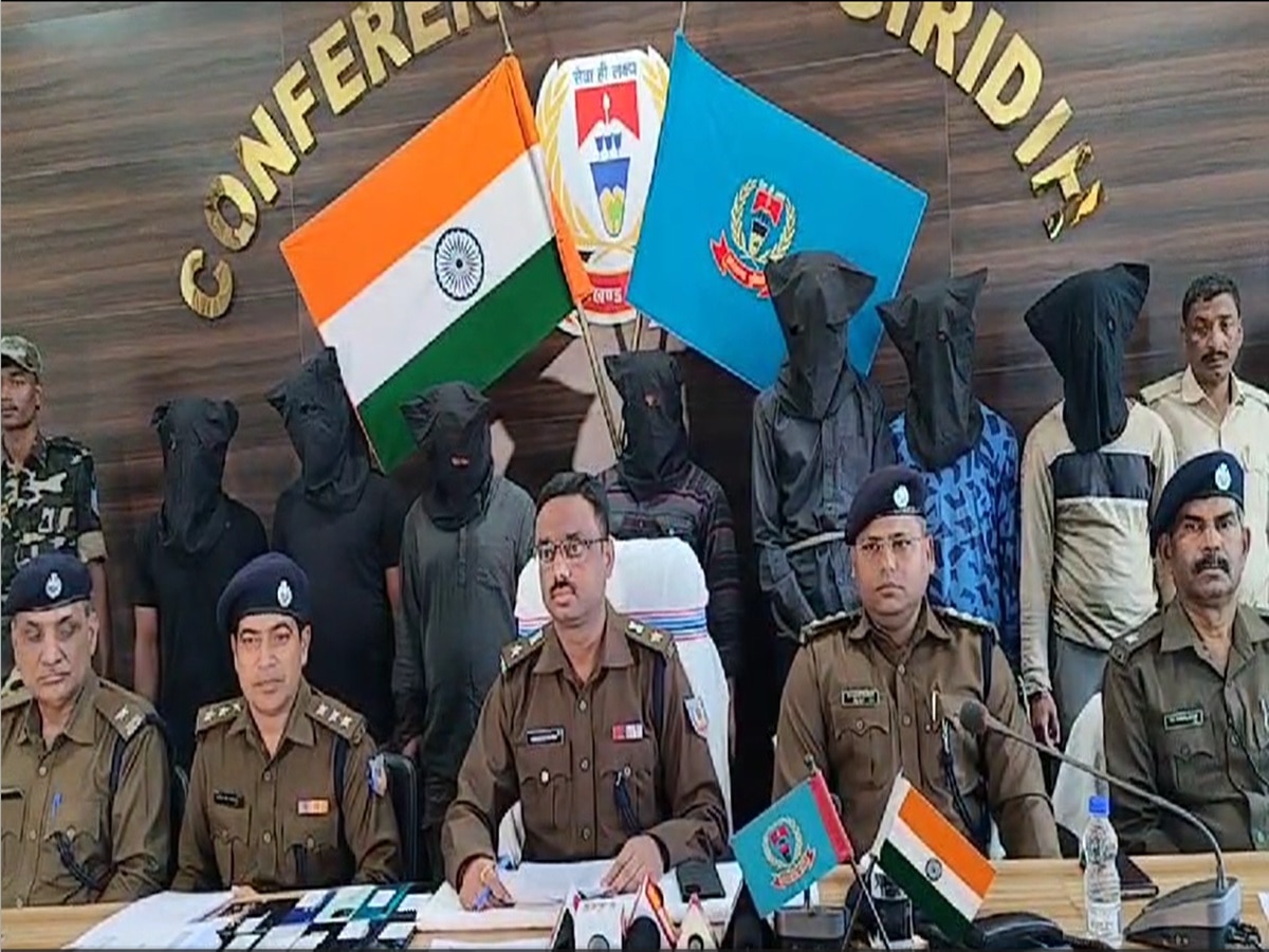 Jharkhand Crime: साइबर अपराध के खिलाफ गिरिडीह पुलिस की बड़ी कार्रवाई, एक साथ 9 अपराधी गिरफ्तार