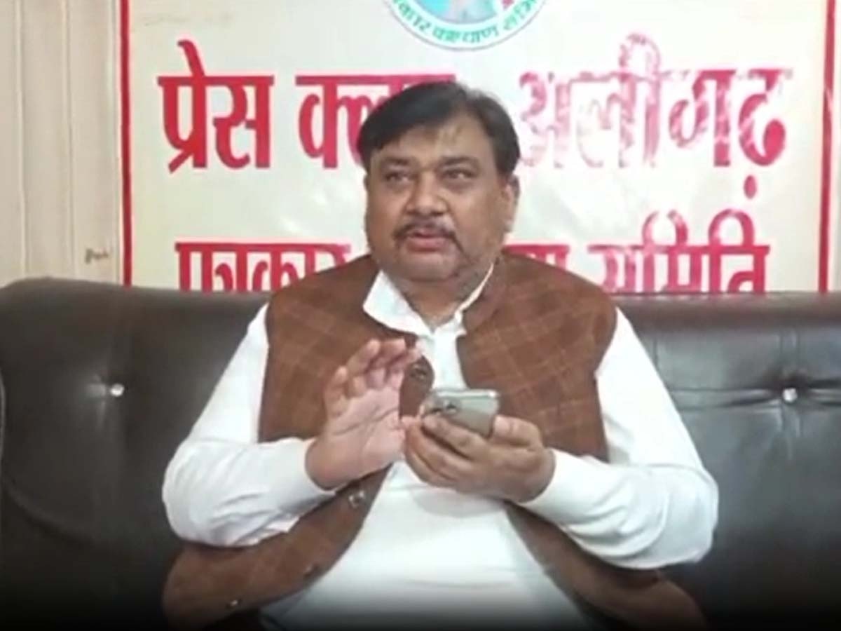 सपा के मुस्लिम MLA की अजीब-ओ-गरीब मांग; कहा; इस दिवंगत नेता की बीवी के हाथों हो राम मंदिर का उद्घाटन