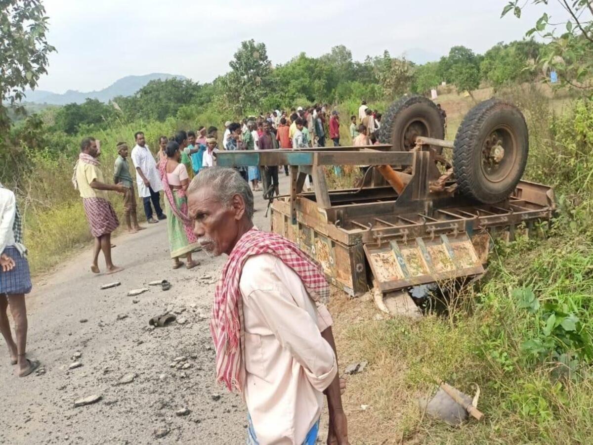 Tractor Overturn Accident Today: ଟ୍ରାକ୍ଟର ଦୁର୍ଘଟଣାରେ ୨ ମୃତ; ୧୭ ଆହତ