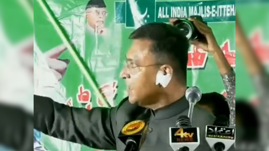 Akbaruddin Owaisi ने दी इंस्पेक्टर को धमकी, सोशल मीडिया पर वायरल हुआ वीडियो