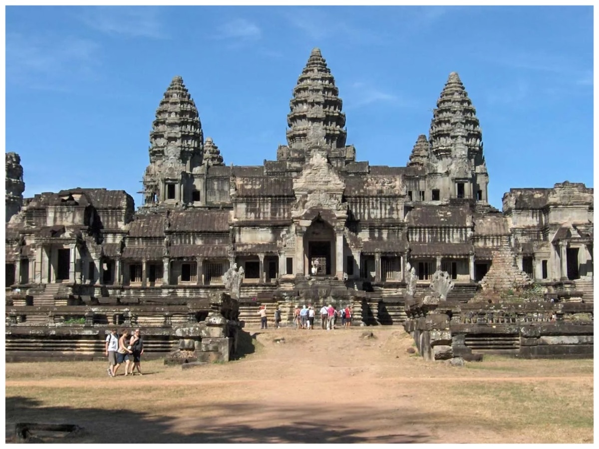 7 अजूबों के बारे में तो आप जानते होंगे; कंबोडिया की ये इमारत बनी अब दुनिया का 8वां अजूबा