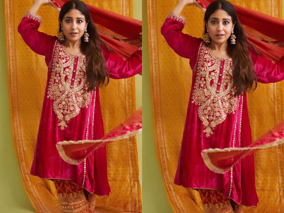 पिंक सूट