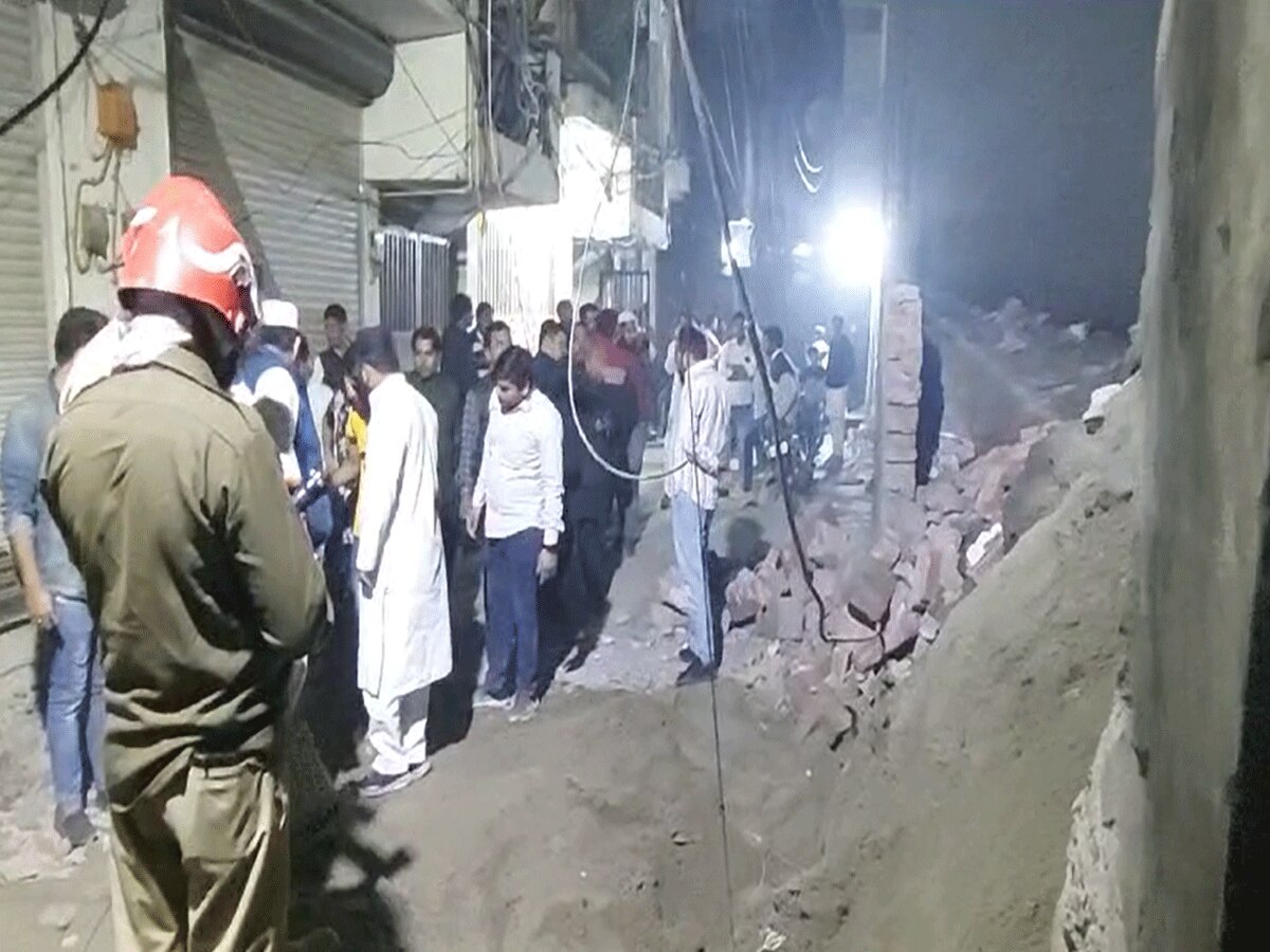 Delhi News: निर्माणाधीन बिल्डिंग की दीवार गिरने से 2 बच्चों की मौत, 1 गंभीर रूप से  घायल