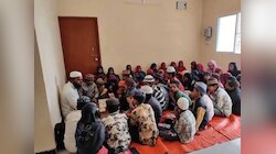 सरकारी बिल्डिंग में बच्चों के साथ पढ़ी गई कुरान!तस्वीरें वायरल होने के बाद हुआ विवाद