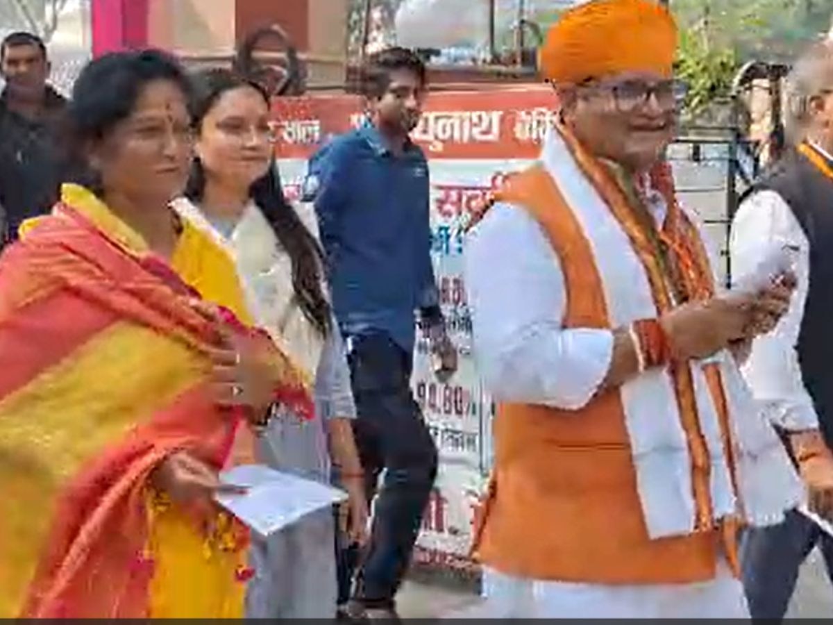 Rajasthan Election Live: भाजपा प्रत्याशी अभिनेश महर्षि ने परिवार के साथ किया मतदान, सरकार बनने का किया दावा 
