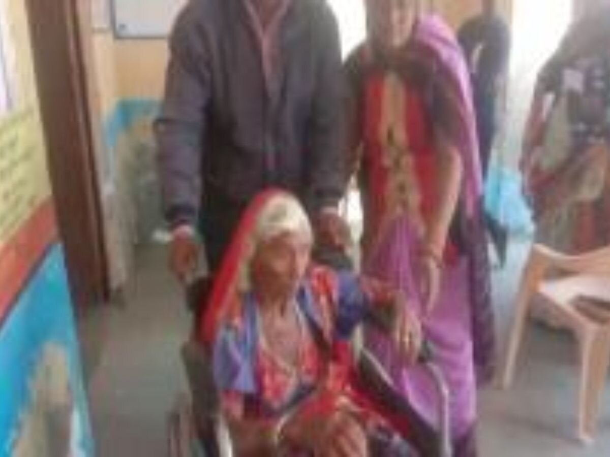  Rajasthan assembly election: मतदाता जागरूकता का असर, 105 वर्षीय वृद्धा ने किया मतदान