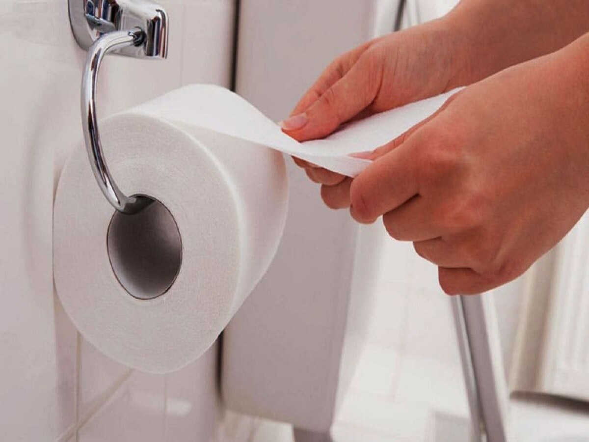 Health Tips: टॉयलेट पेपर का करते है इस्तेमाल तो हो जाएं सावधान?, कहीं आप तो नहीं हो रहे इन बीमारियों के शिकार 