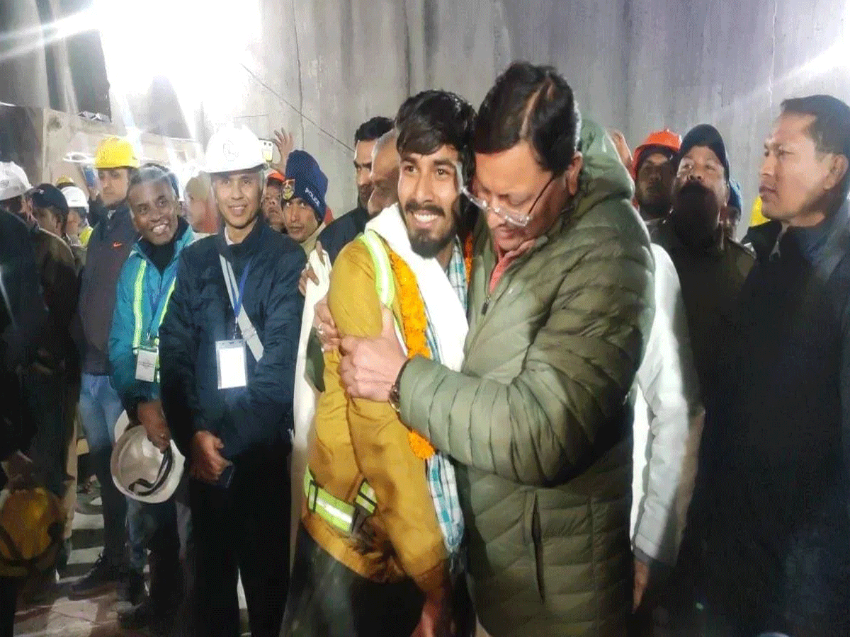 Uttarkashi Tunnel Collapse: मिशन हुआ पॉसिबल, जिंदा निकले सभी 41 श्रमिक, जानें किन-किन राज्यों के हैं ये मजदूर Uttarkashi Tunnel Collapse: मिशन हुआ पॉसिबल, जिंदा निकले सभी 41 श्रमिक, जानें किन-किन राज्यों के हैं ये मजदूर