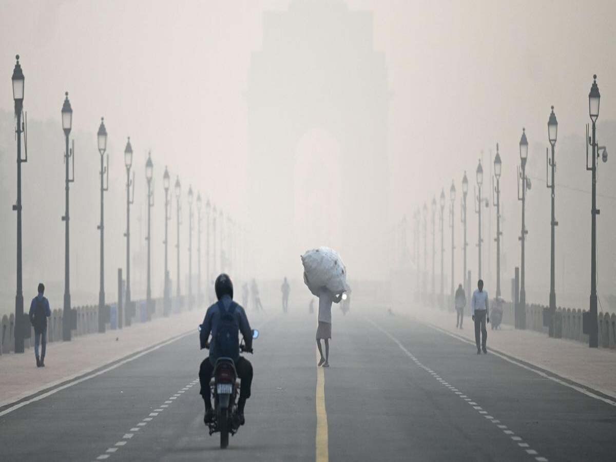 अब भी 'खराब' है दिल्ली की हवा, इन जगहों पर होगी बारिश