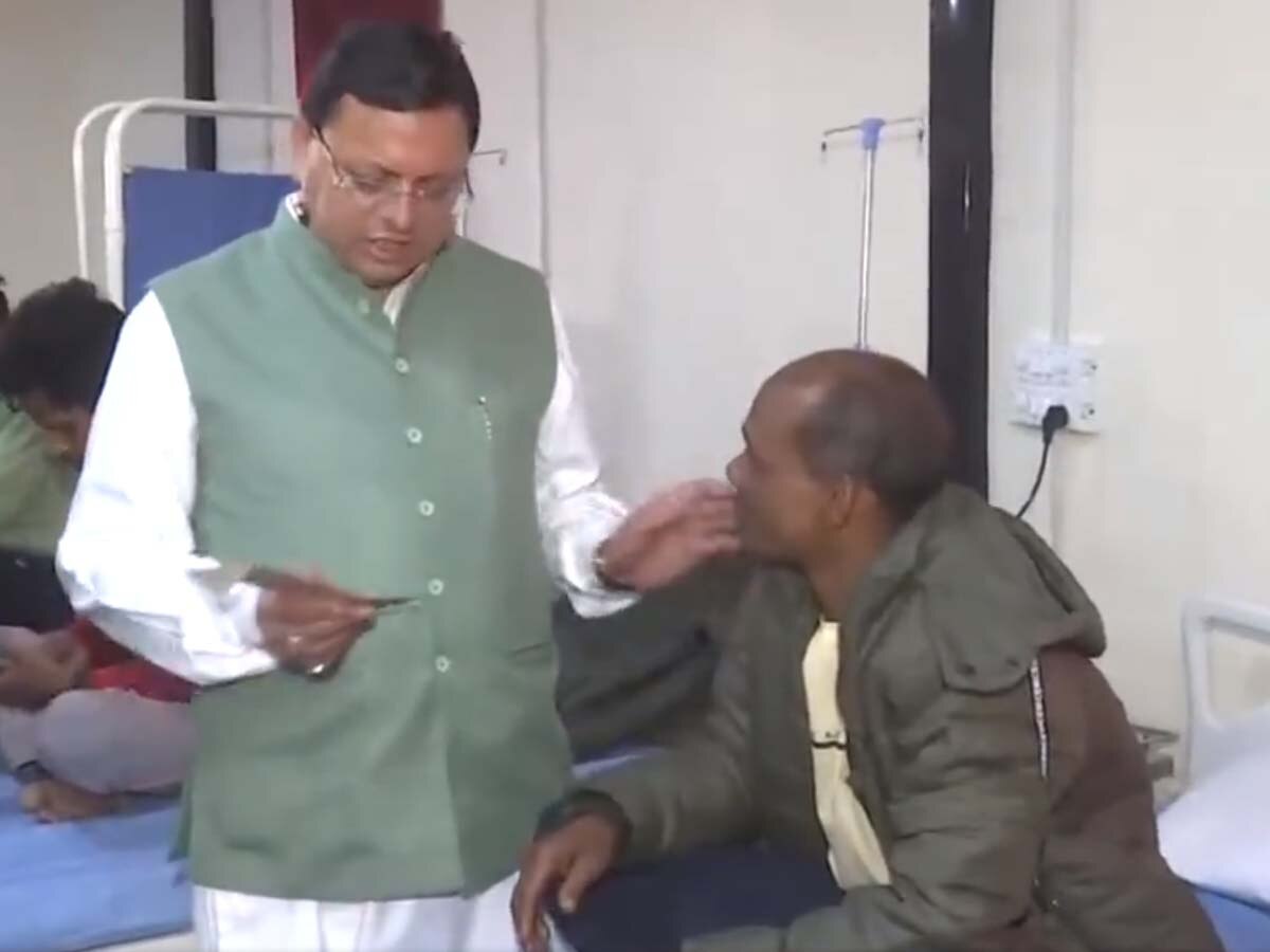CM धामी ने मजदूरों को दिए इतने लाख रुपये, इलाज भी मुफ्त
