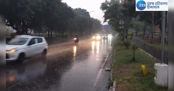 Police issued advisory for several areas of Chandigarh due to heavy rain alert | Chandigarh Weather Update: चंडीगढ़ में तेज बारिश के चलते पुलिस ने जारी की एडवाइजरी | Zee News Hindi