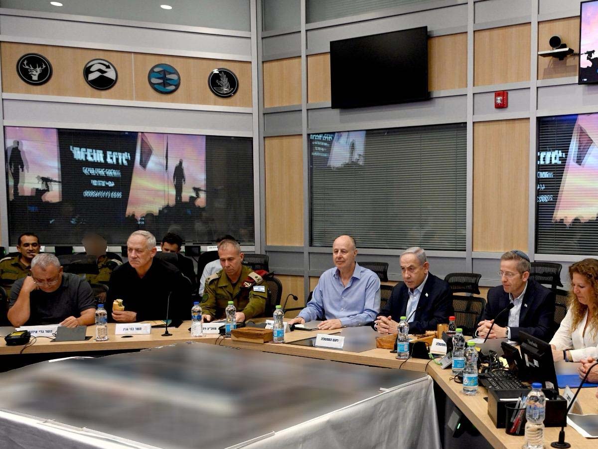 Gaza Truce Update: हमास-इजराइल के बीच सीजफायर सातवे दिन के लिए बढ़ा Gaza Truce Update: हमास-इजराइल के बीच सीजफायर सातवे दिन के लिए बढ़ा