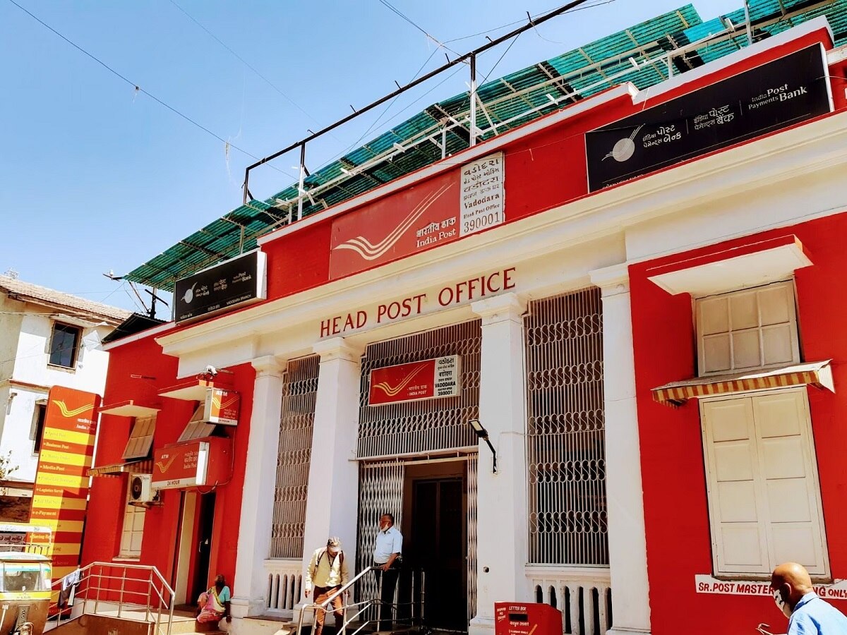 Post Office Scheme: निवेश करने के लिए 7 ऐसी शानदार योजनाएं, जो टैक्स बेनिफिक्ट्स के साथ गारंटीड रिटर्न भी देंगी