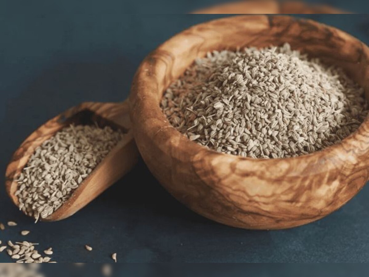 [6 benefits of ajwain water for period pain relief] [पीरियड्स के दर्द