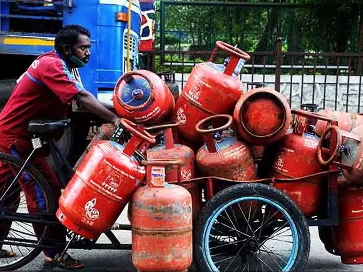 LPG Price Hike: इधर चुनाव खत्‍म...उधर महंगा हुआ गैस स‍िलेंडर, जानें आज क‍ितने बढ़ गए रेट