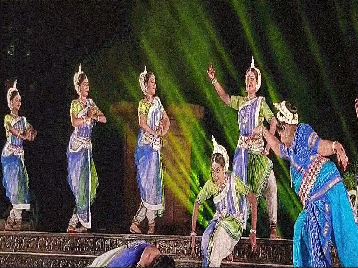 Konark Mahotsav 2023: ଉଦଘାଟିତ ହେଲା କୋଣାର୍କ ମହୋତ୍ସବ, ଦର୍ଶକଙ୍କ ମନ ମୋହିଲା ଓଡିଶୀ ଓ ଭାରତ ନାଟ୍ୟମ୍