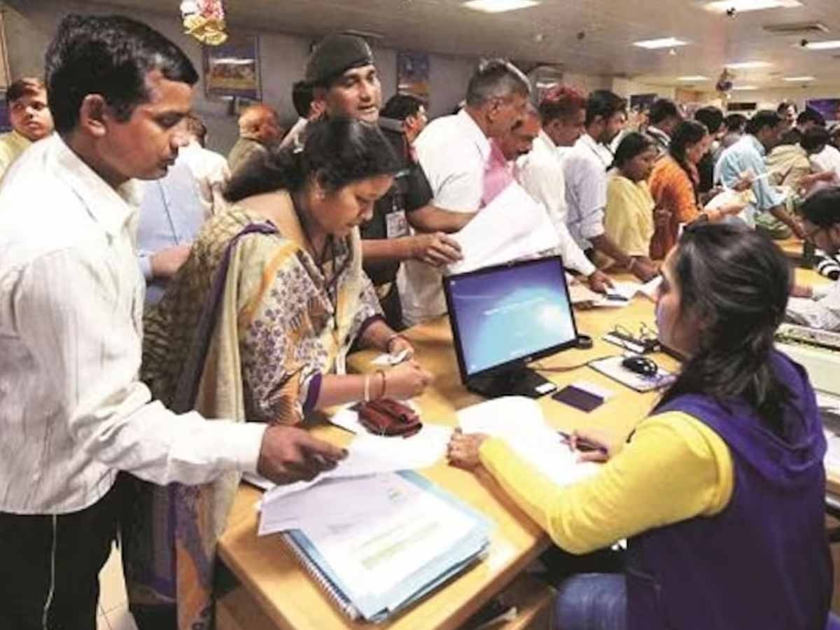 Indian Banks Job: ऐसा क्या हुआ जो बैंकों में धड़ाधड़ मिल रही नौकरियां, प‍िछले 10 साल में दीं सबसे ज्‍यादा जॉब्स