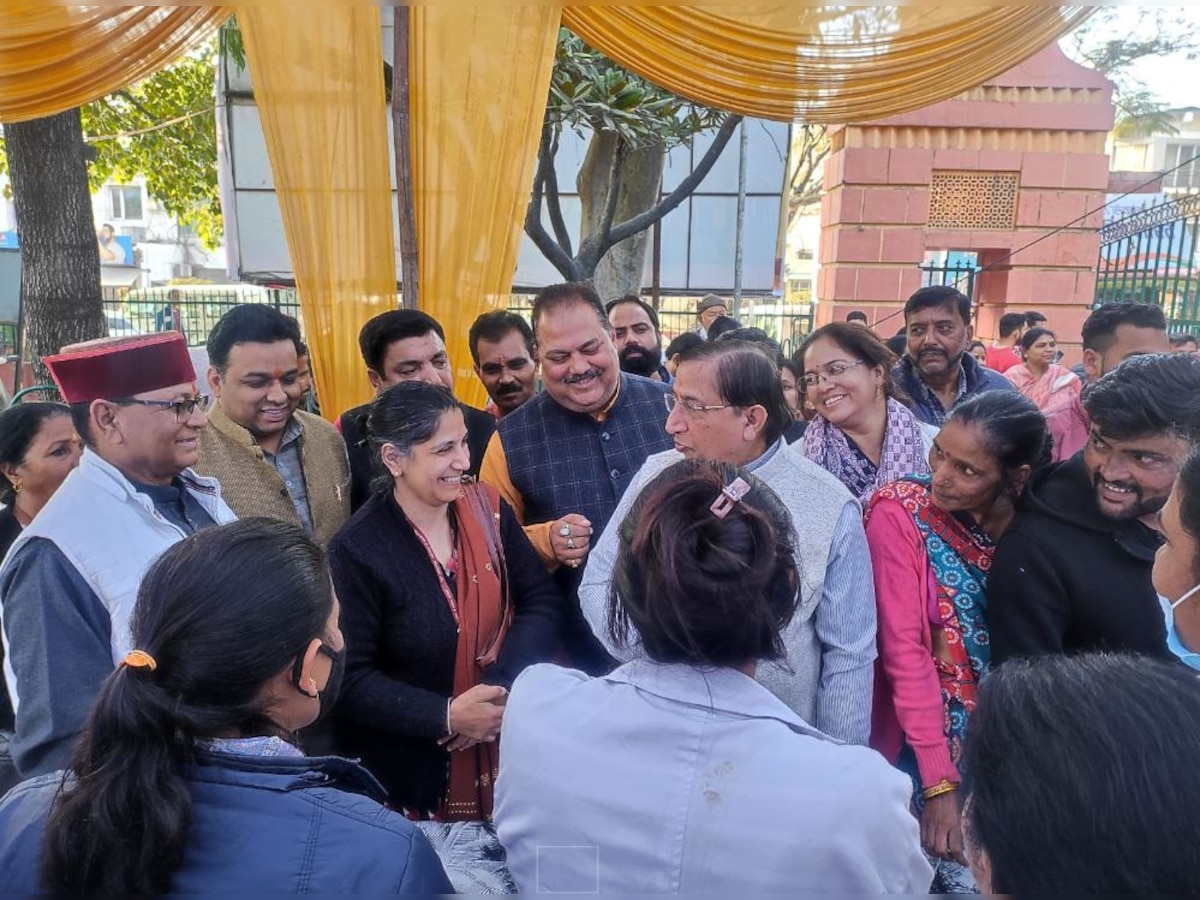 देहरादून में विकसित भारत संकल्प यात्रा के अंतर्गत स्वास्थ्य शिविर का आयोजन, स्वास्थ्य मंत्रालय की संयुक्त सचिव ने किया निरीक्षण