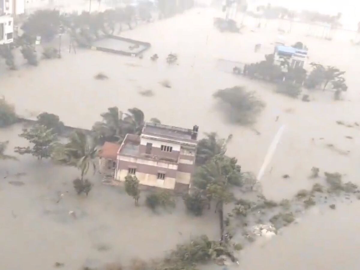 Cyclone Michaung Live: CM जगन ने चक्रवात से निपटने की तैयारियों के जायजे के लिए की समीक्षा बैठक; भारी बारिश से लोगों का बुरा हाल