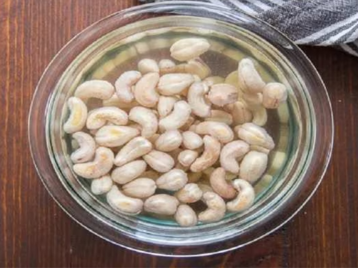 Soaked Cashew Benefits:  कैंसर जैसी घातक बीमारी से लेकर दिल को स्वस्थ रखने तक, भीगे हुए काजू खाने के हैं ये बड़े फायदे और नुकसान