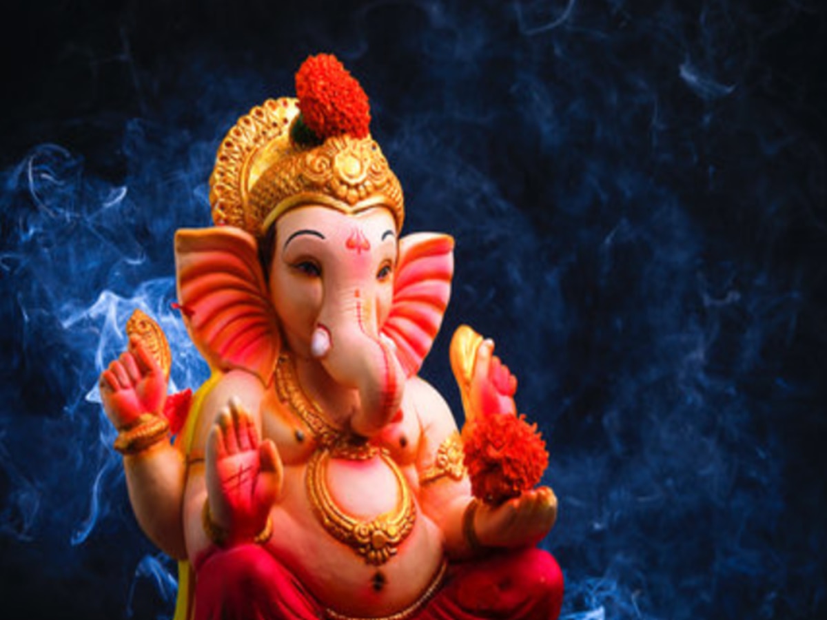 Ganesh Mantra: ବୁଧବାର ଦିନ କରନ୍ତୁ ଗଣେଶଙ୍କର ଏହି ୭ ମନ୍ତ୍ରର ଜପ, ଧନଧାନ୍ୟରେ ଭରିଯିବ ଜୀବନ !