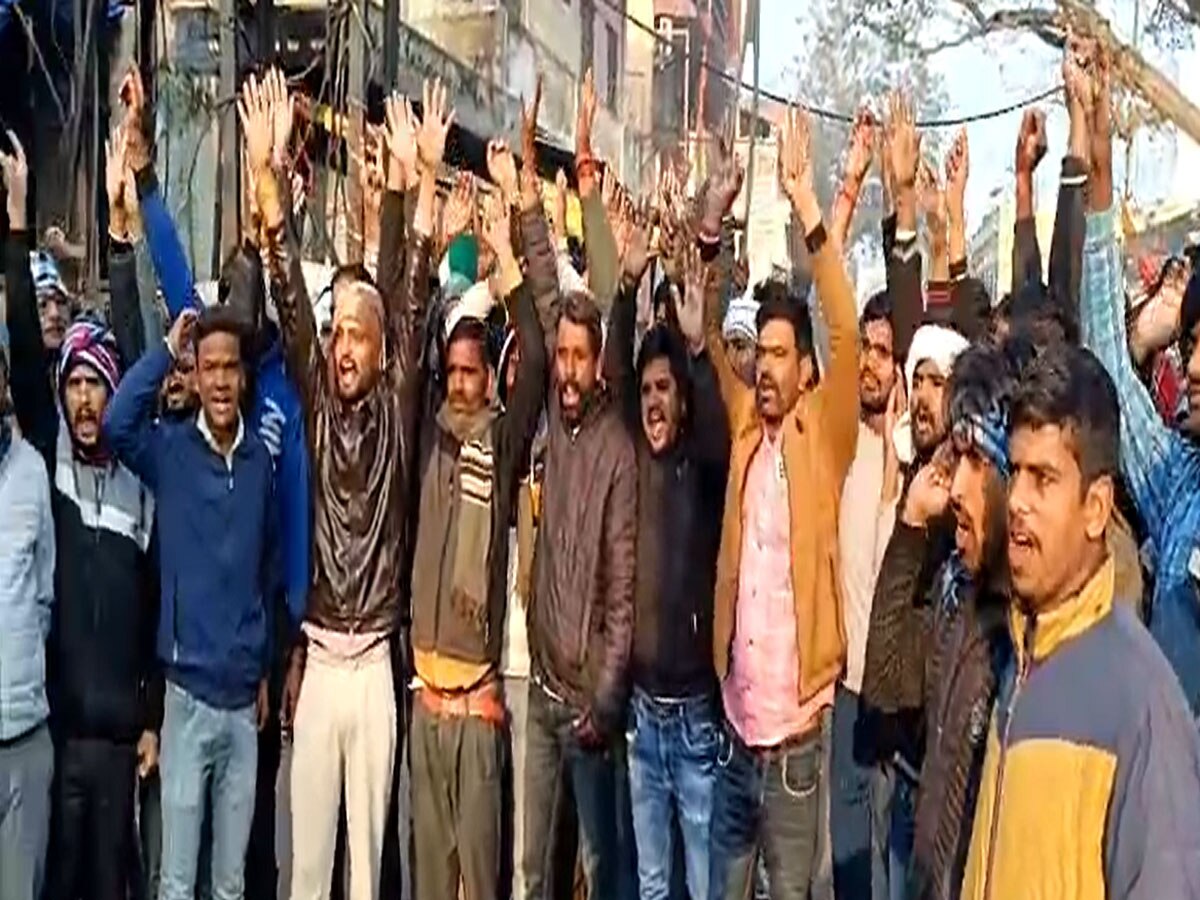 सुखदेव सिंह गोगामेड़ी हत्या के विरोध में प्रदर्शन, मेहंदीपुर बालाजी मंदिर बंद