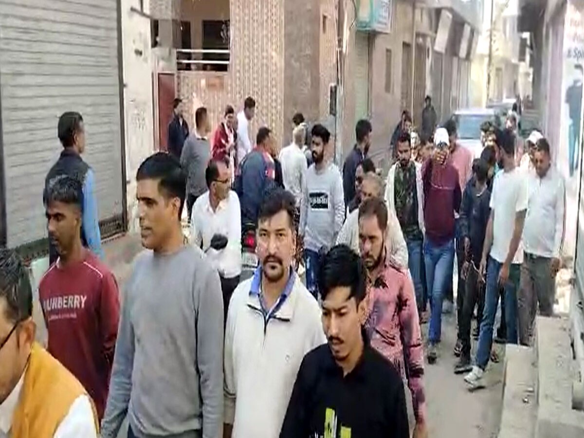 Sukhdev Singh Gogamedi Murder: सादुलपुर शहर के बाजार रहे बंद, कार्यकर्ताओं ने जताया रोष 