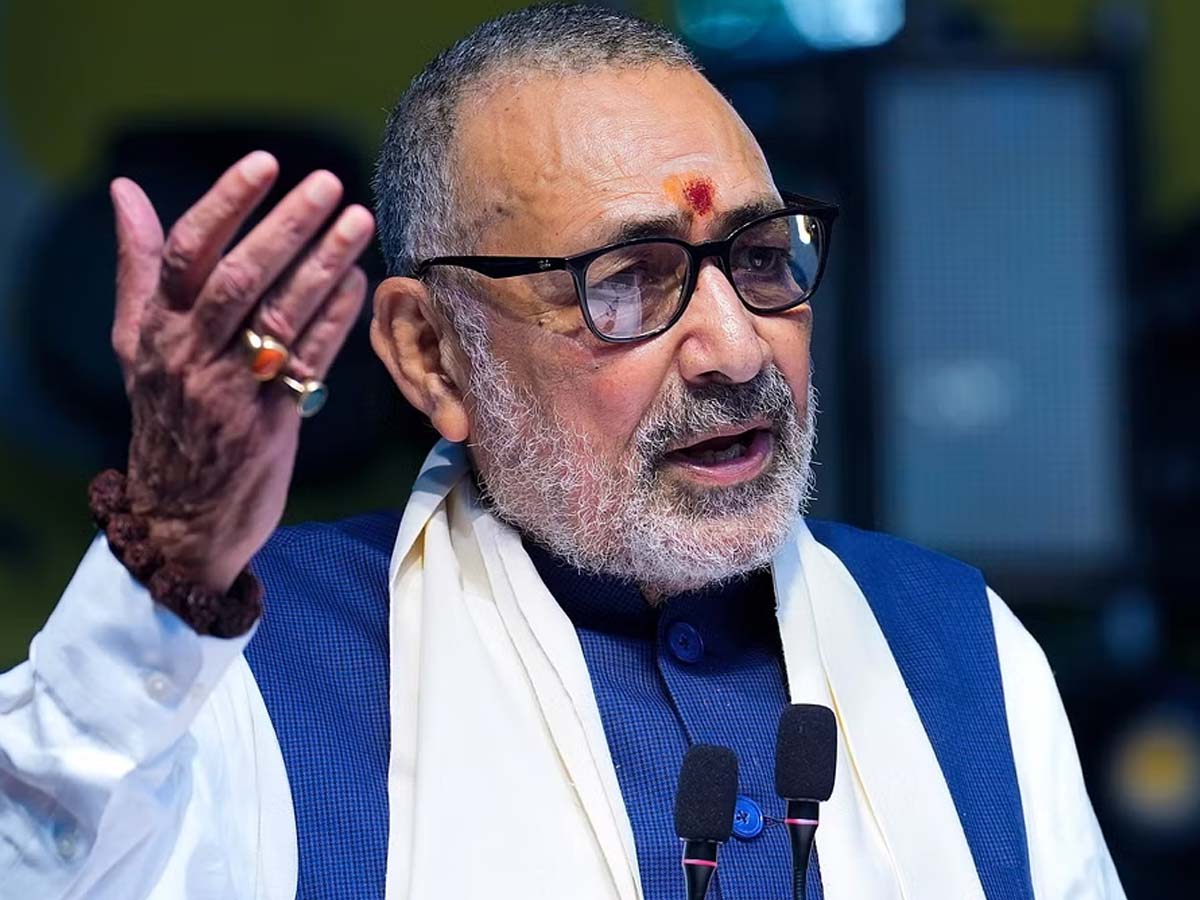 बुरे फंसे भाजपा मंत्री गिरिराज सिंह, ममता को कह दिया 'ठुमके लगाती है बुरे फंसे भाजपा मंत्री गिरिराज सिंह, ममता को कह दिया 'ठुमके लगाती है