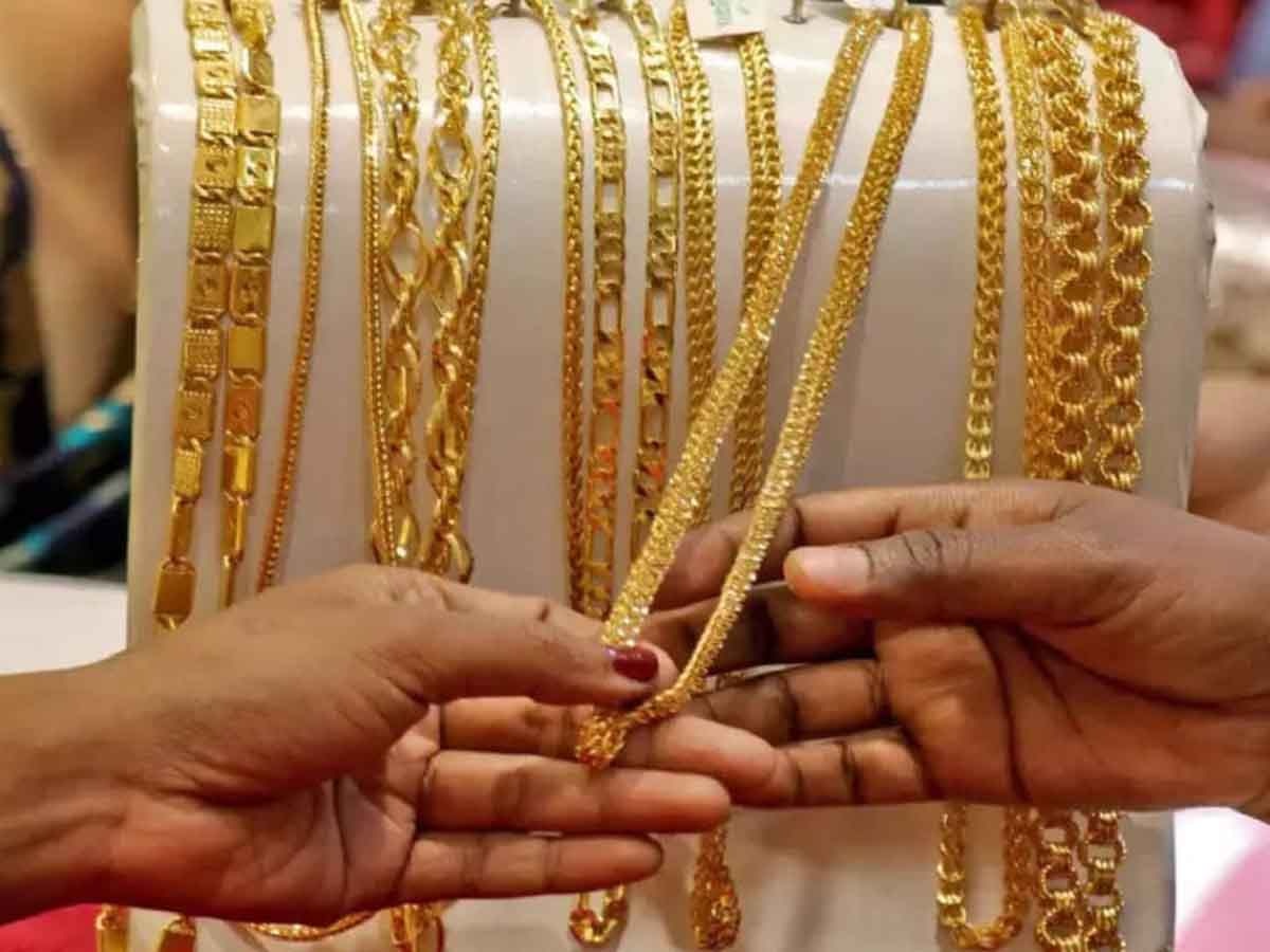 Gold Price Today: लगातार सोने का बढ़ रहा भाव, जानिए 10 ग्राम सोने का सराफा भाव