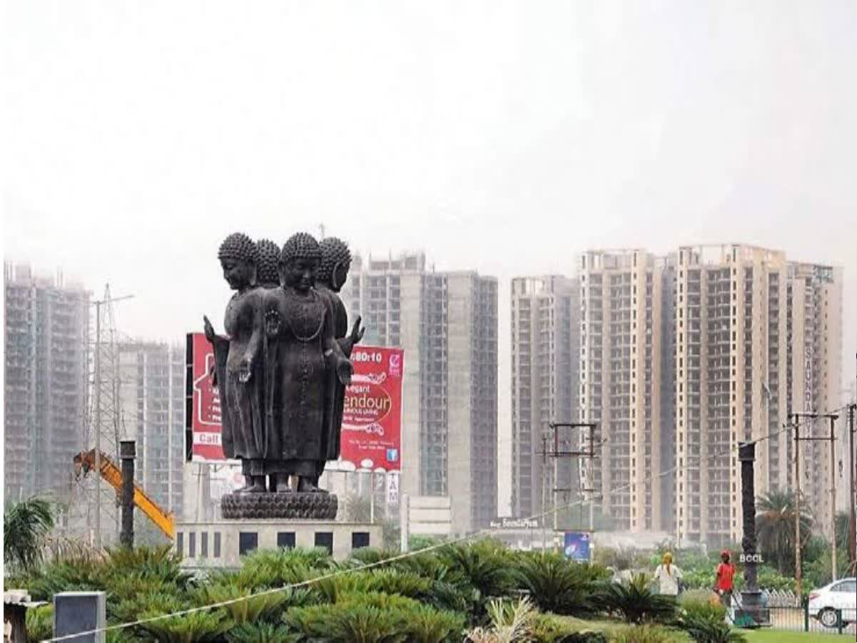 Chauraha In English Greater Noida Authority will built underpass in Char Murti Chauraha to ...