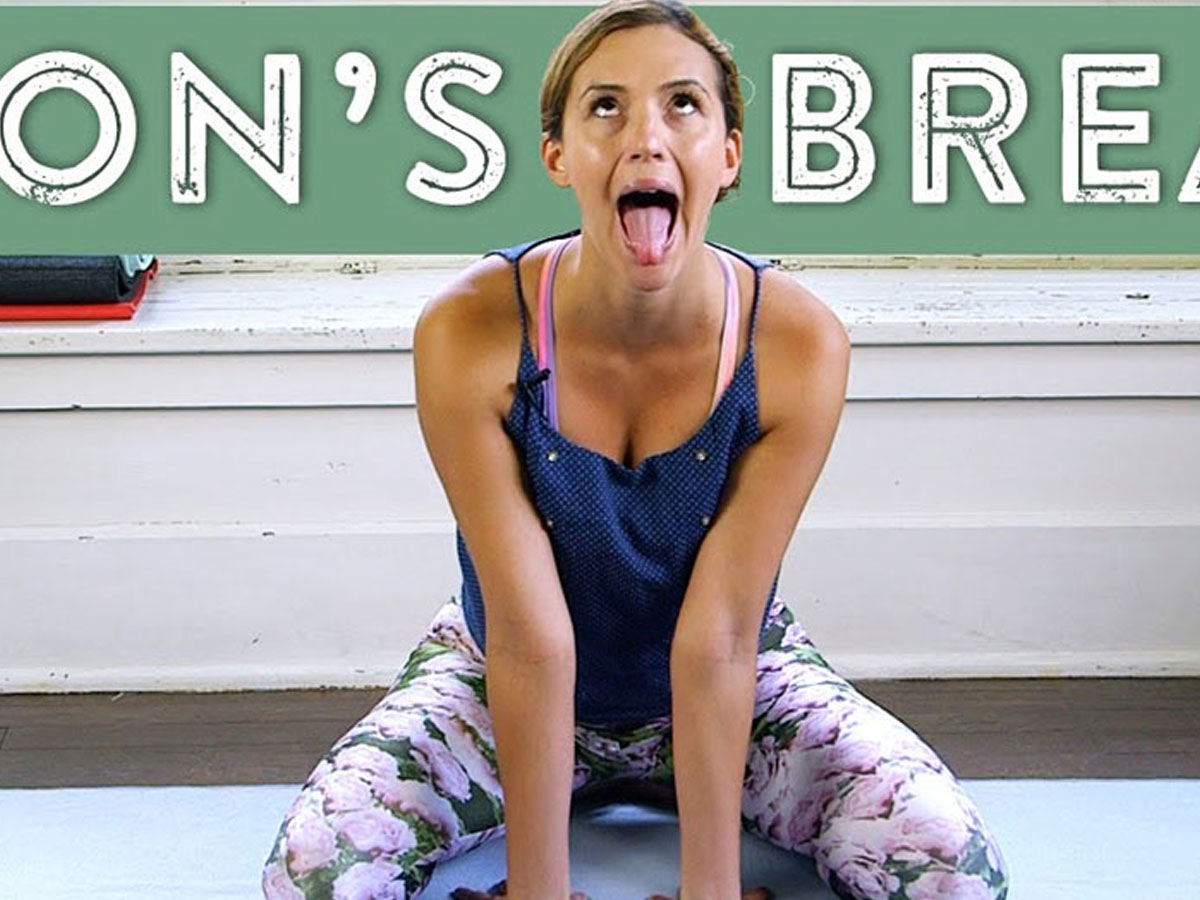 लॉयन पोज