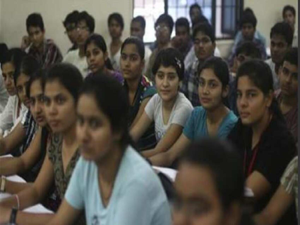 Delhi News: उच्च शिक्षा हासिल करने के लिए 4.32 करोड़ छात्रों ने लिया दाखिला, 2014 के मुकाबले बढ़ा आंकड़ा