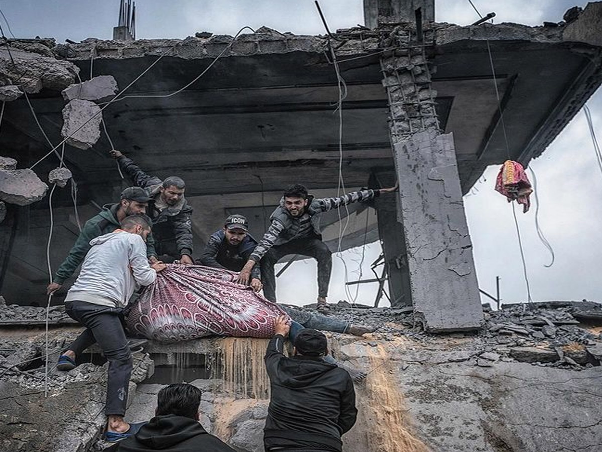 Gaza Death Toll: पिछले 24 घंटों में 300 लोगों की मौत, 18000 हजार को पार पहुंचा आंकड़ा