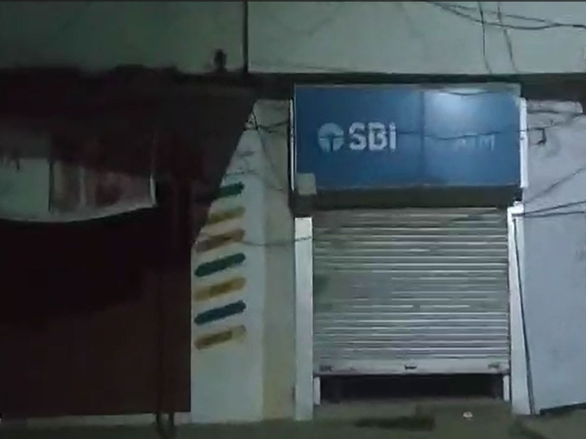 Gangapur News:  आधी रात में बदमाश उठा ले गए ATM, बोलेरो से हुए फरार 