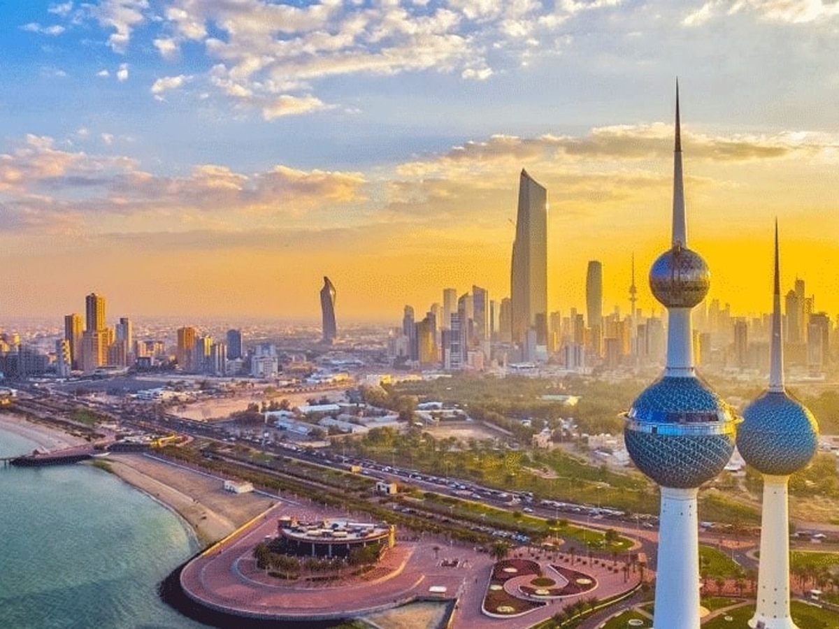 Kuwait Water Towers view after cloud covered Wow! क्या कभी देखा है
