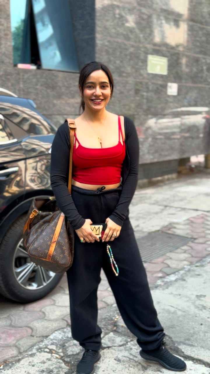 36 साल की एक्ट्रेस की खूबसूरती है कमाल, नो मेकअप लुक में भी काटती हैं बवाल, खूब वायरल होती हैं फोटोज 14 36 साल की एक्ट्रेस की खूबसूरती है कमाल, नो मेकअप लुक में भी काटती हैं बवाल, खूब वायरल होती हैं फोटोज