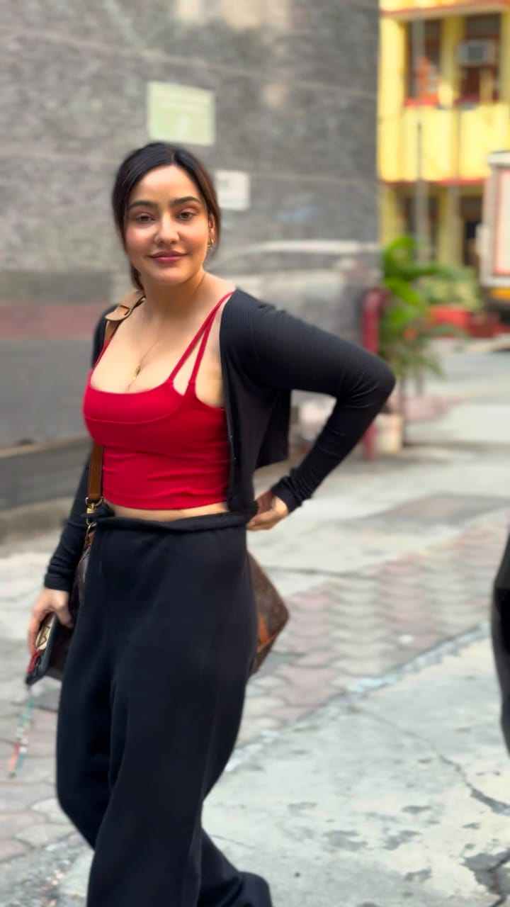 36 साल की एक्ट्रेस की खूबसूरती है कमाल, नो मेकअप लुक में भी काटती हैं बवाल, खूब वायरल होती हैं फोटोज 16 36 साल की एक्ट्रेस की खूबसूरती है कमाल, नो मेकअप लुक में भी काटती हैं बवाल, खूब वायरल होती हैं फोटोज