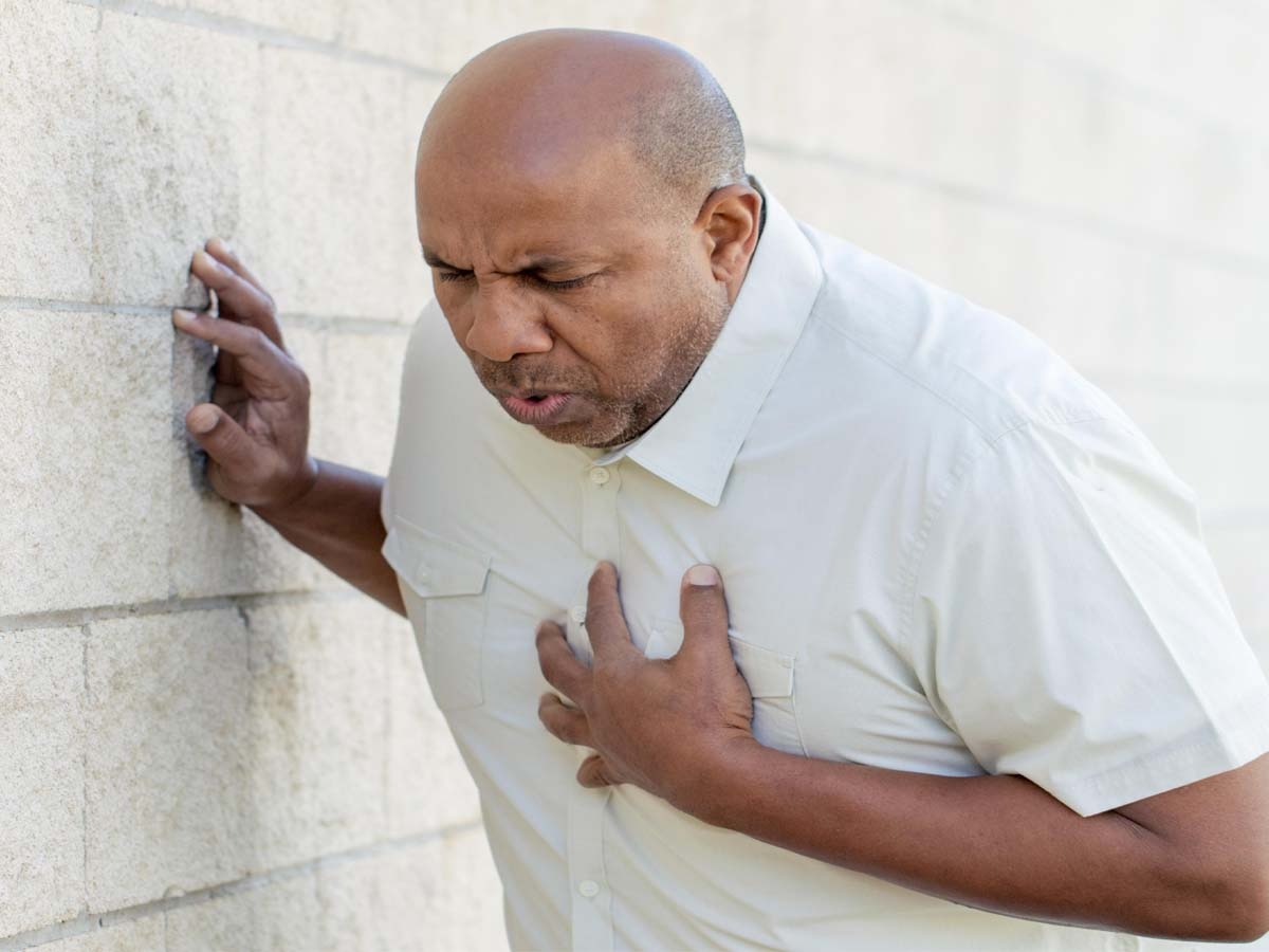 Silent heart attack: हार्ट अटैक आने से पहले शरीर देता है ये 4 लक्षण 