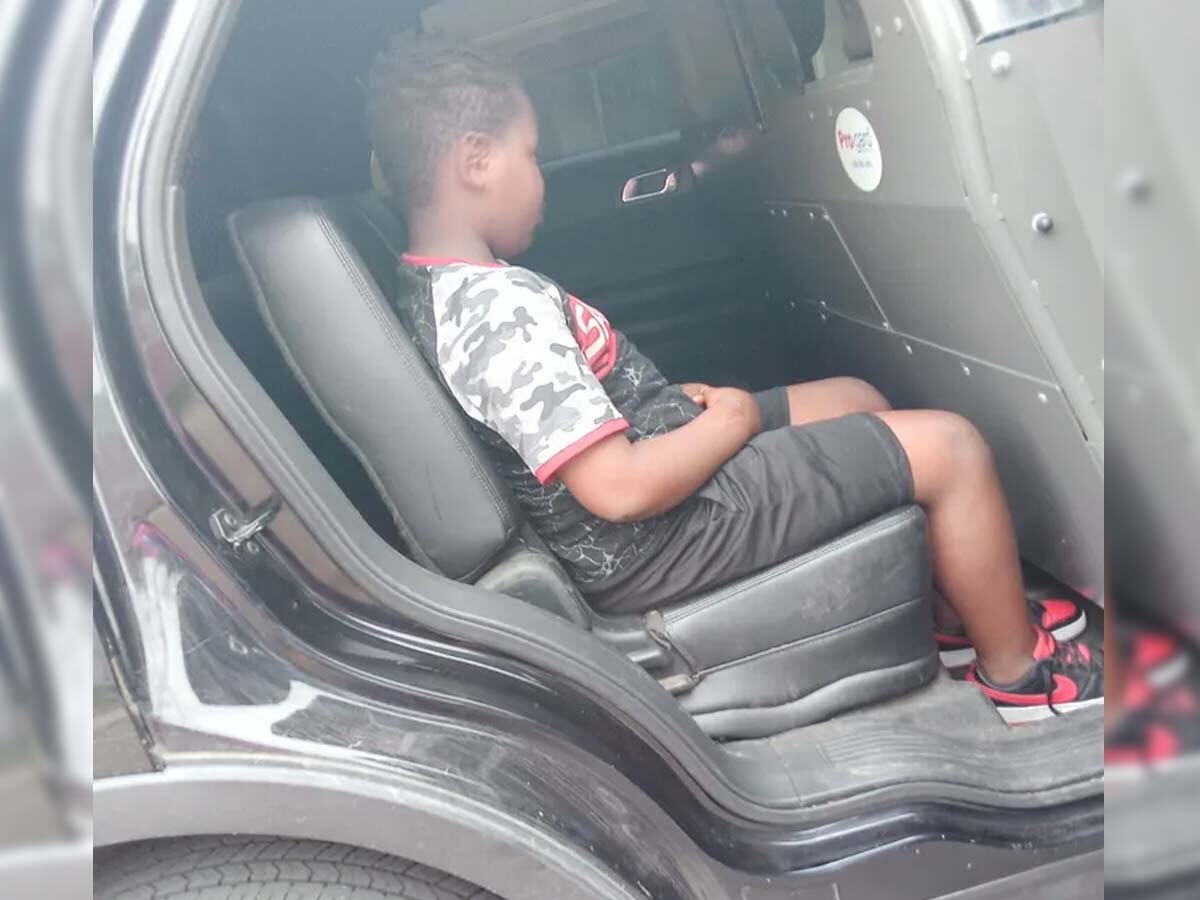 बच्चे ने मां की कार के पीछे किया पेशाब, अमिरीका की कोर्ट ने दी ये सजा