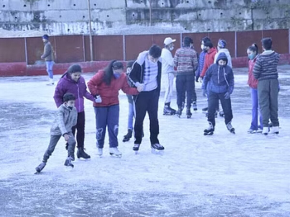 शिमला में ऐतिहासिक आइस स्केटिंग रिंक में स्केटिंग के लिए मौसम बना बाधा, करना होगा और इंतजार