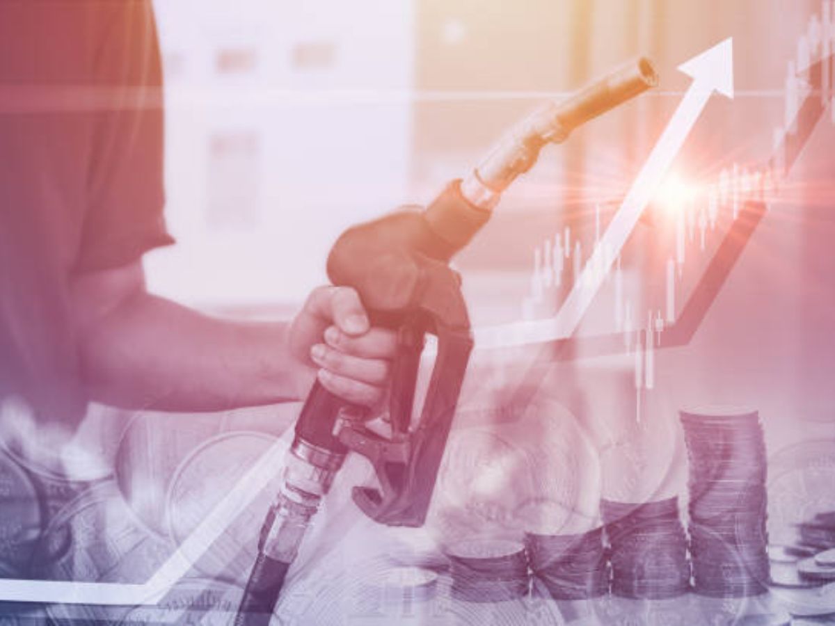 Petrol Diesel Price 17th December 2023: बदल गए पेट्रोल डीजल के दाम, जानें क्या है आज के लेटेस्ट रेट 