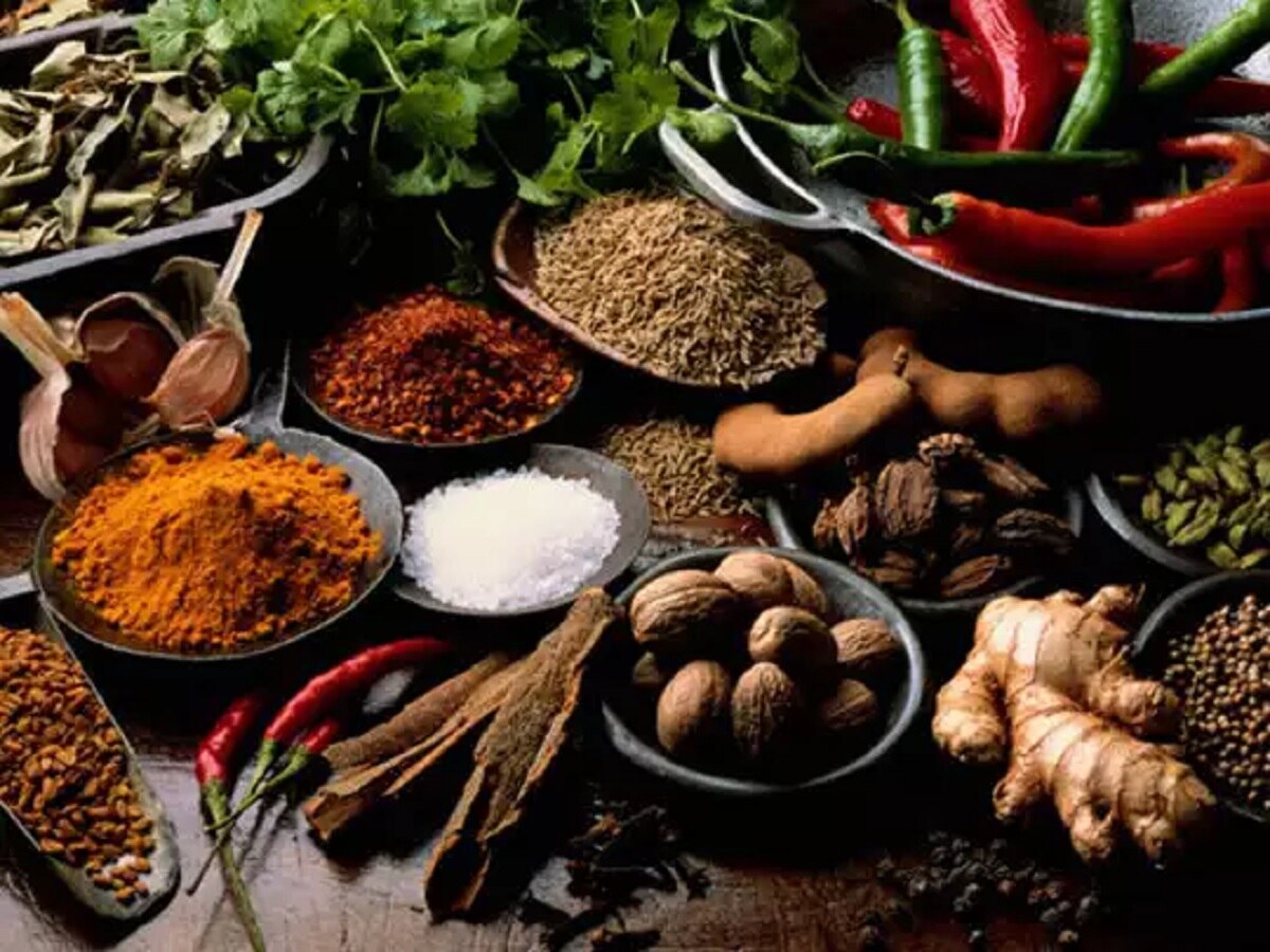 Benefits Of Spices: रसोई के इन मसालों में छिपा है सेहत का राज, देखें एक नजर