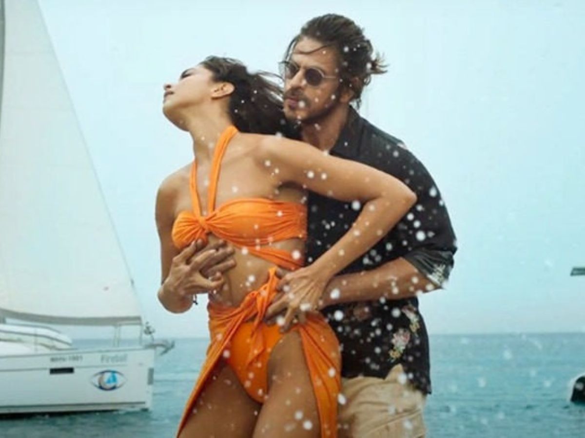 Yearender 2023: एनिमल से लेकर दीपिका की बिकिनी और कॉफी विद करण के एपिसोड तक, ये रहे टॉप बॉलीवुड विवाद 14 'पठान' में दीपिका पादुकोण की बिकिनी